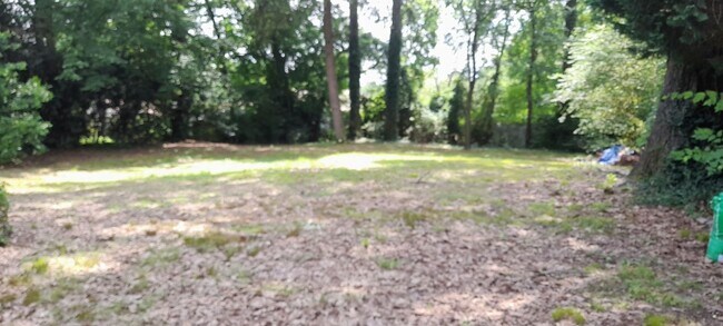 Building Photo - COMING SOON - 2 Bedroom 2 Bath home with f...