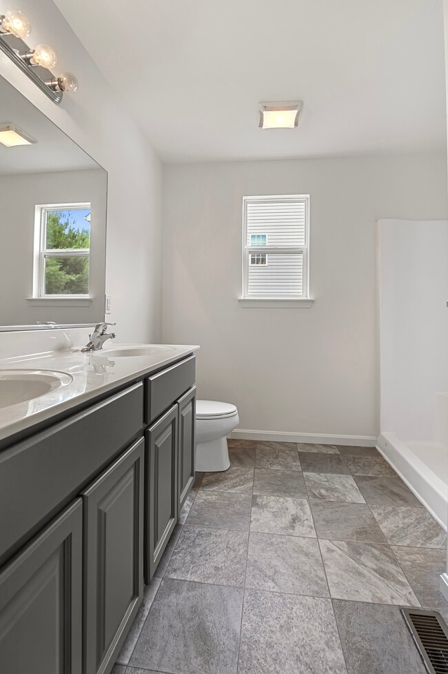 Building Photo - 76 Amy Ave