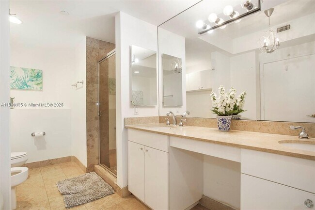 Building Photo - 4775 Collins Ave
