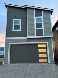 Building Photo - Newly-Built 3 Bed, 2 Bath Home in McMinnville