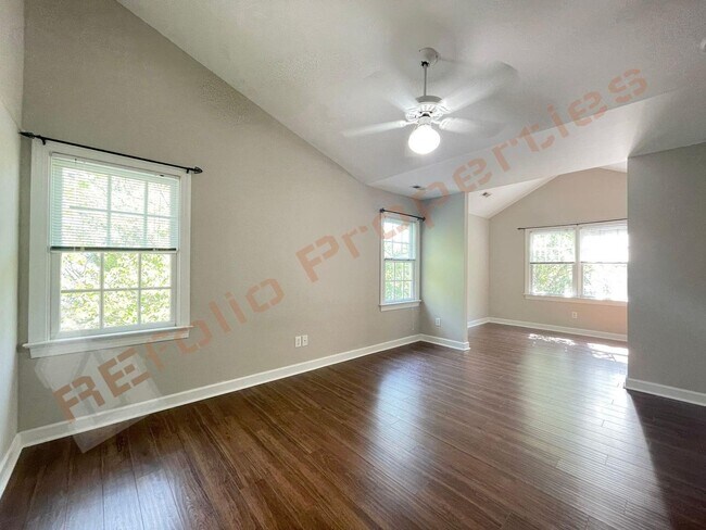 Building Photo - 413 Perry Creek Dr