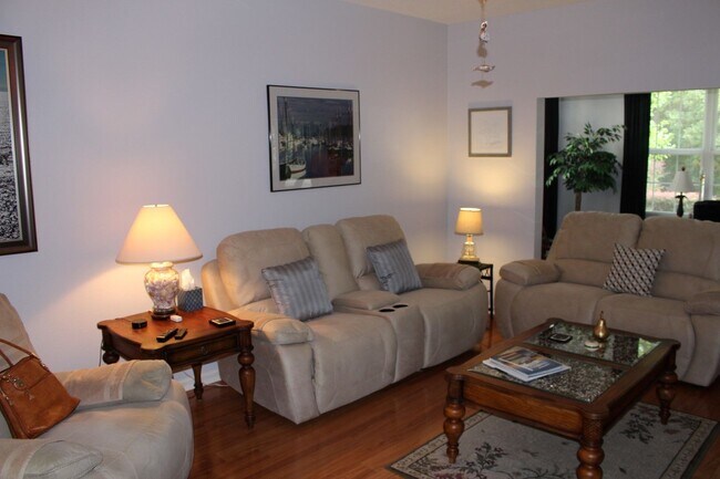 Building Photo - 149 Lazy Daisy Dr