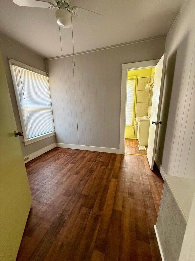 Building Photo - Single Family Home