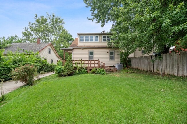 Building Photo - CHEVIOT- Charming 3 bedroom 1.5 bath