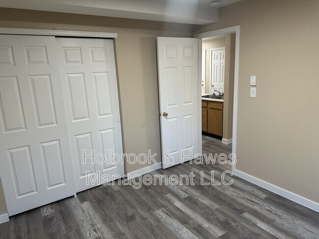 Building Photo - 4531 Boardwalk Dr