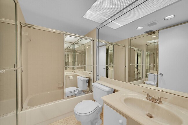 Building Photo - 1802 Eleuthera Point