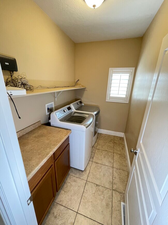 Building Photo - 2936 Sefton Dr