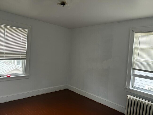 Building Photo - 151 Edna Ave