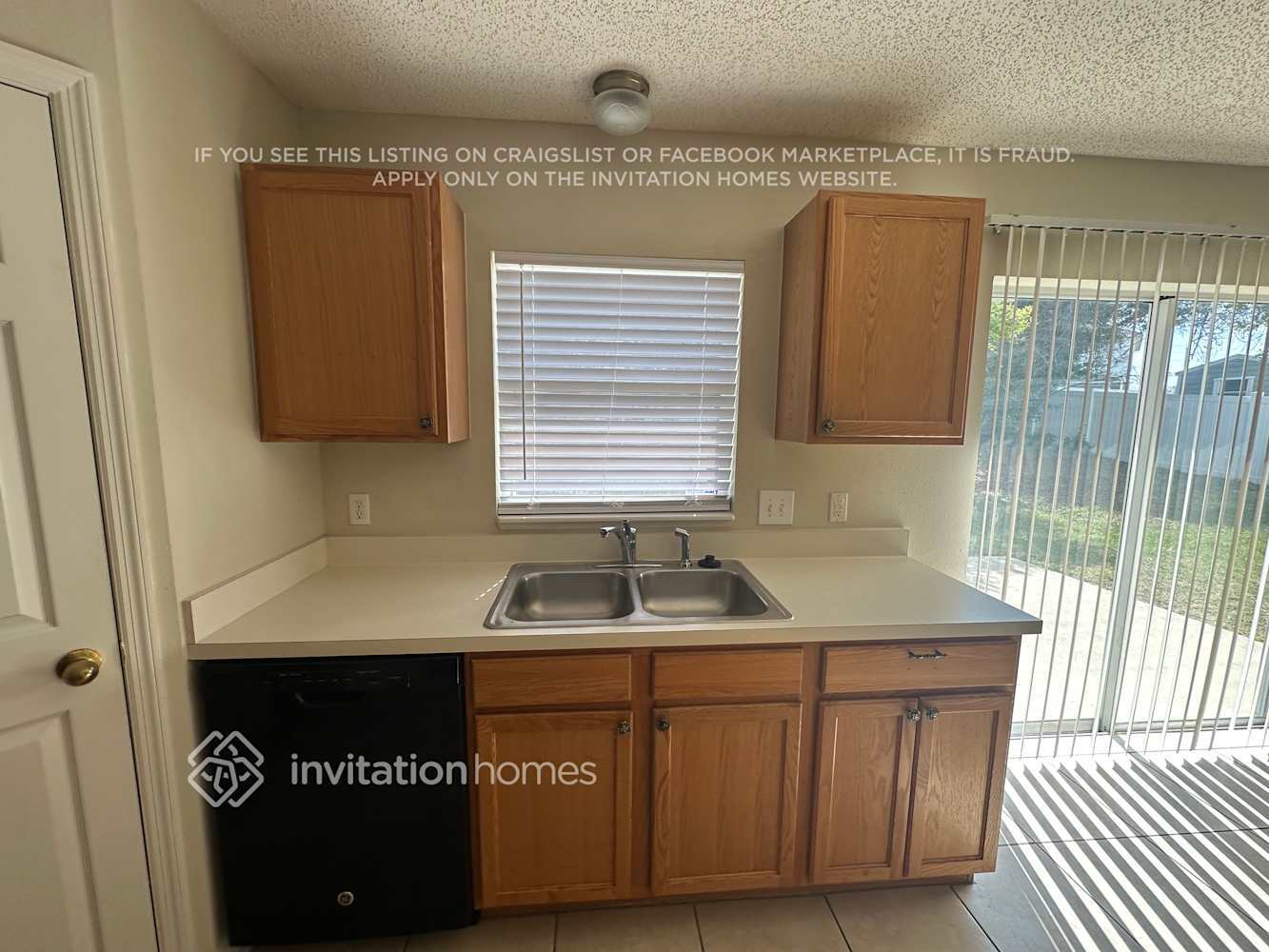 Building Photo - 2361 Pavilion Terrace