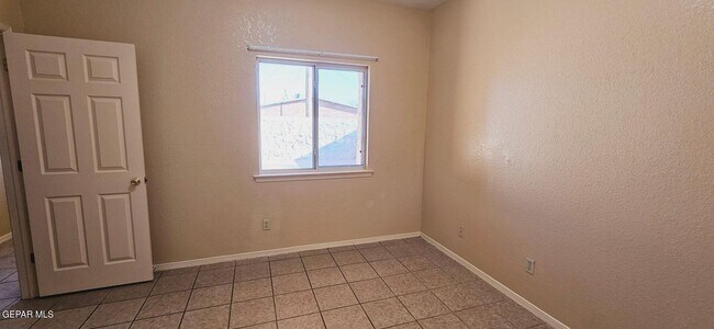 Building Photo - 3901 Van Buren Ave
