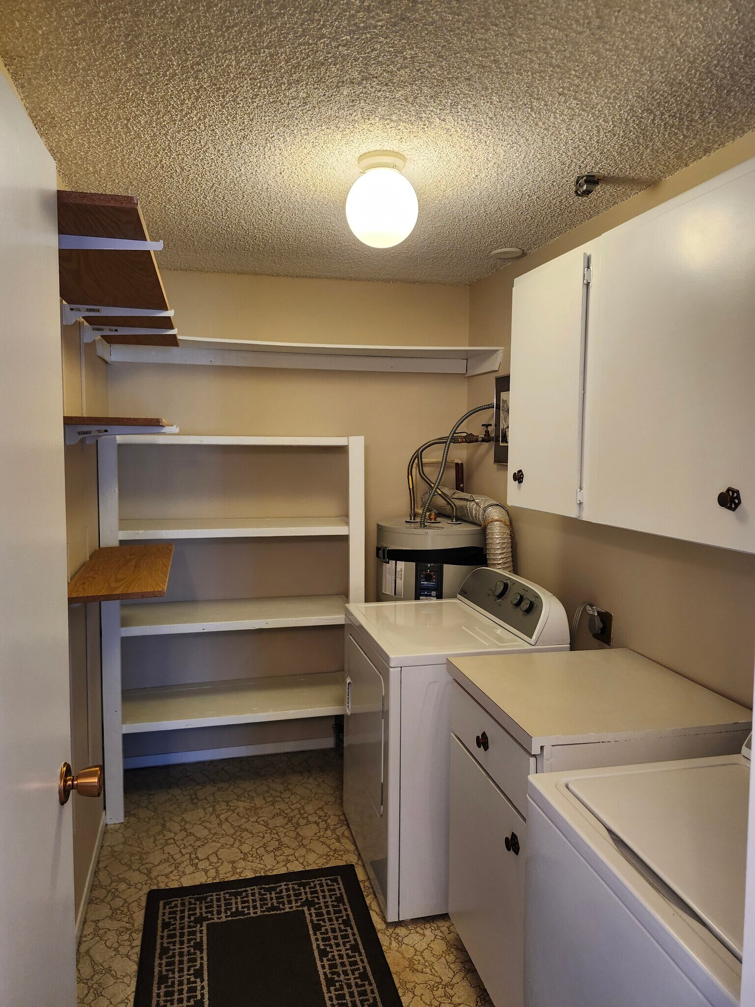 Building Photo - 2121 E Upriver Dr