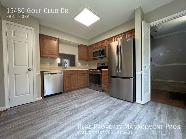 Building Photo - 15480 Golf Club Dr