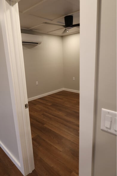 Building Photo - 15 Maplewood Dr