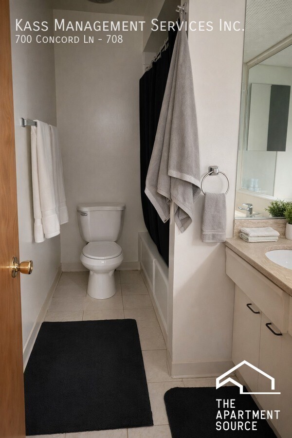 Building Photo - 700 Concord Ln