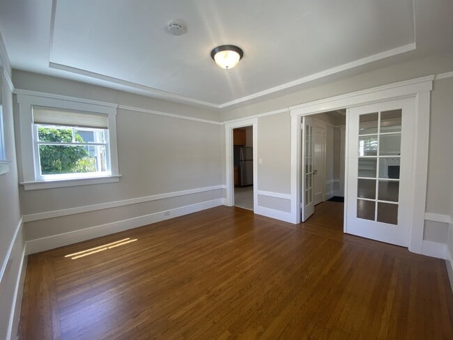 Building Photo - 1401 Bellevue Ave