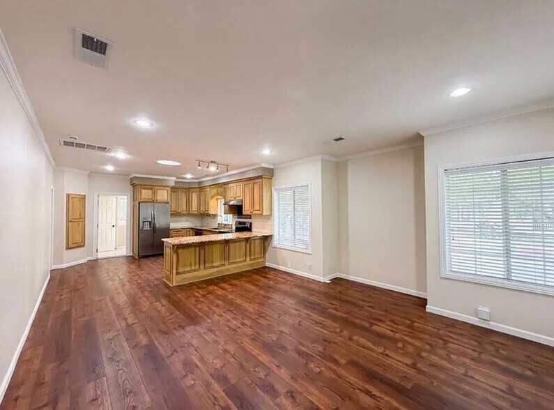 Building Photo - 231 22nd St