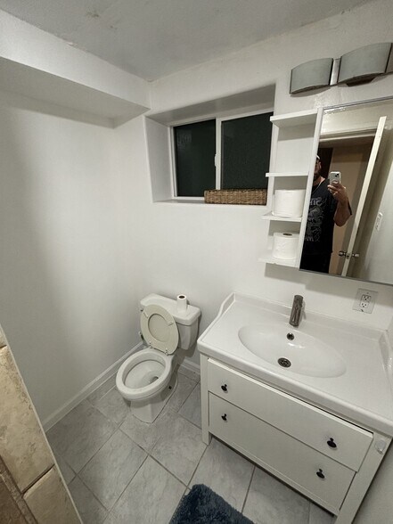 Building Photo - 125 W 8710 S