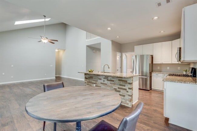 Building Photo - 6515 Fairgreen Dr