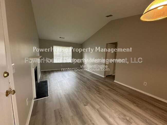 Building Photo - 115 Yately Ct