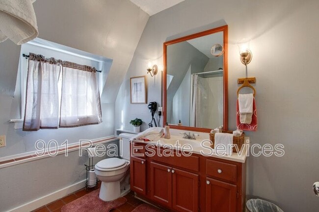 Building Photo - 1954 Manila Ave