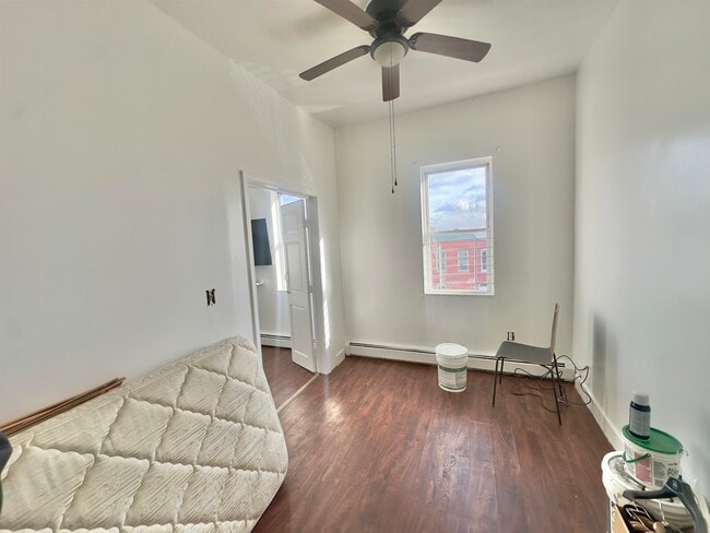 Building Photo - 189 Van Horne St