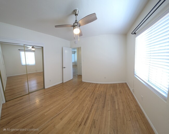 Building Photo - 2039 Thomas Ave