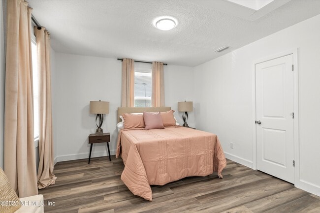 Building Photo - 805 Garth Ave