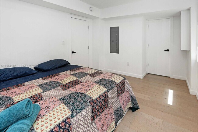 Building Photo - 1109 NE 89th St