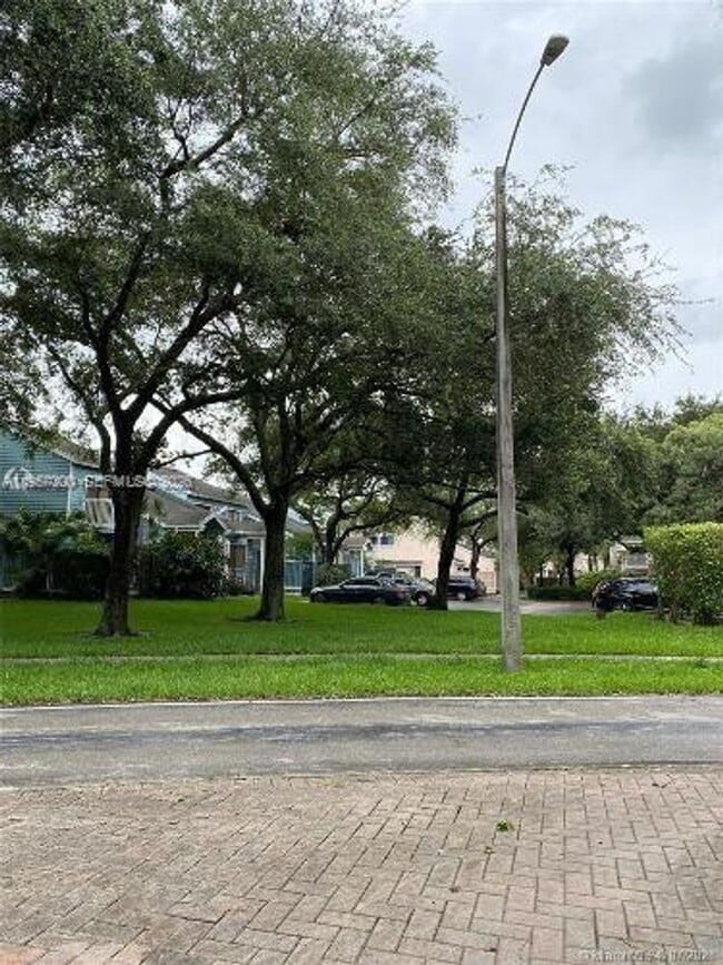 Building Photo - 1808 Runners Way