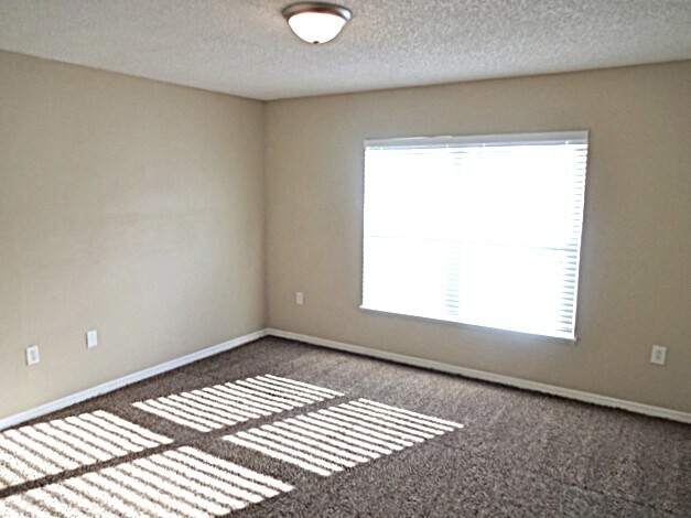 Building Photo - 45 Ulaturn Trl