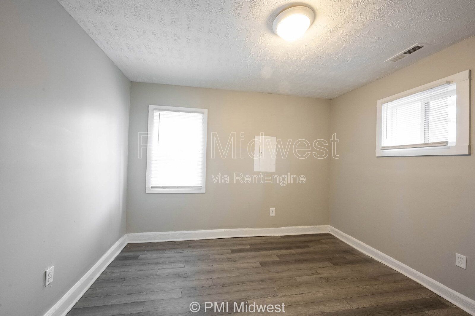 Building Photo - 2930 N Dearborn St