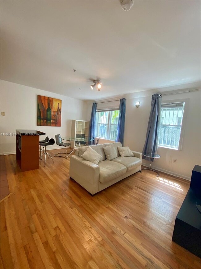 Building Photo - 1521 Lenox Ave.