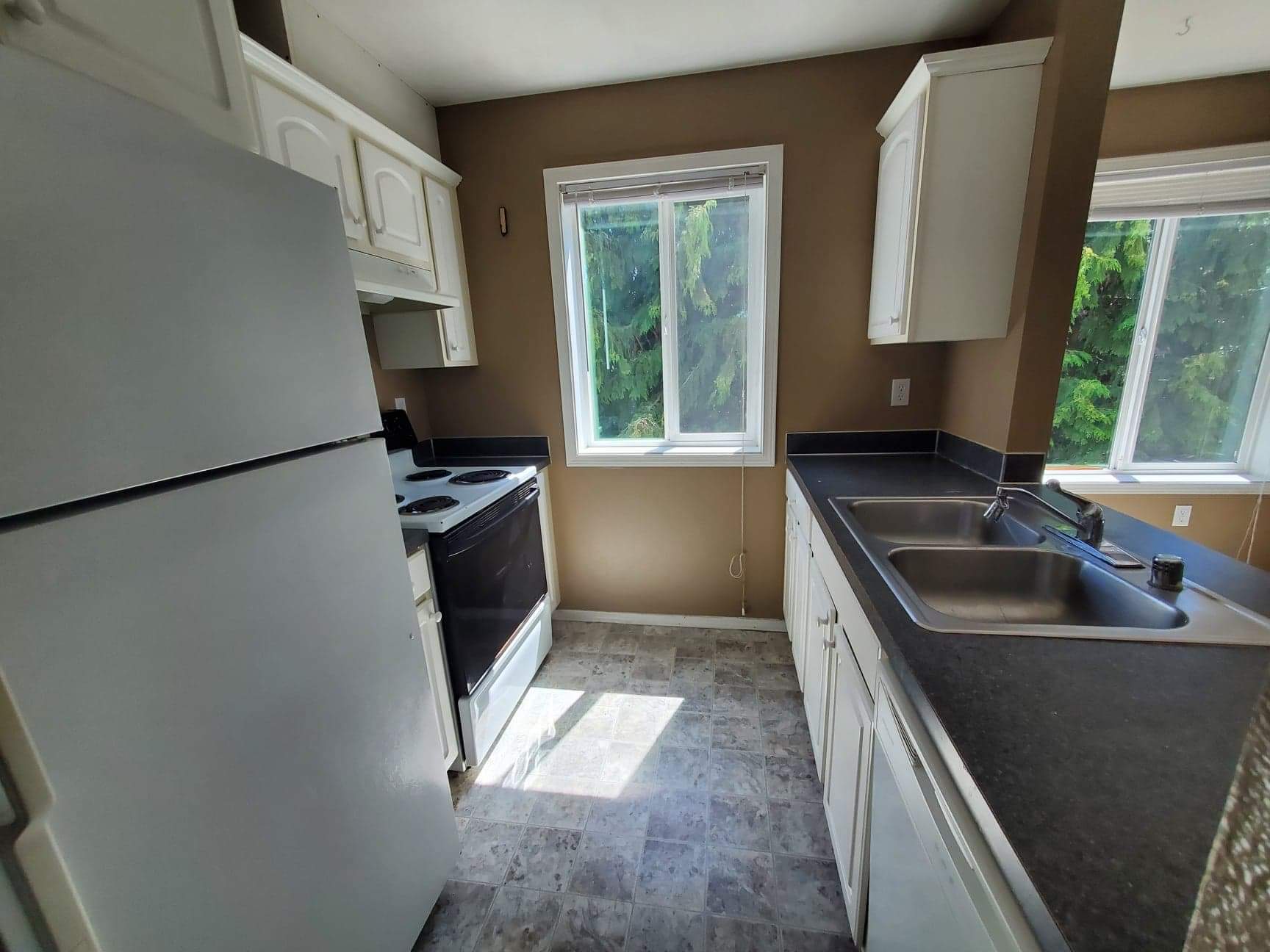 Kitchen - 1724 Texas St