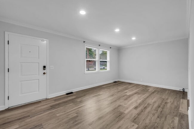 Building Photo - 7453 Harrow Dr