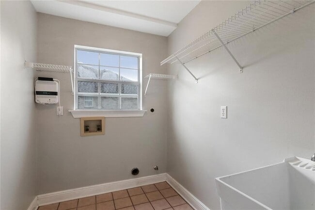 Building Photo - 158 Woodruff Dr