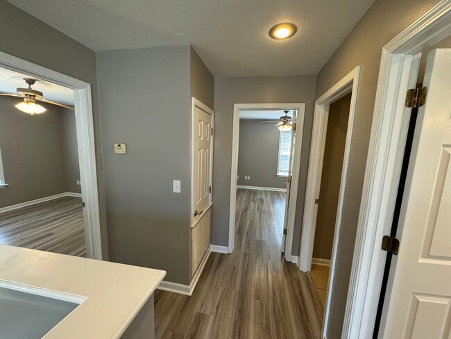 Building Photo - 3BR/2BA Home For Rent