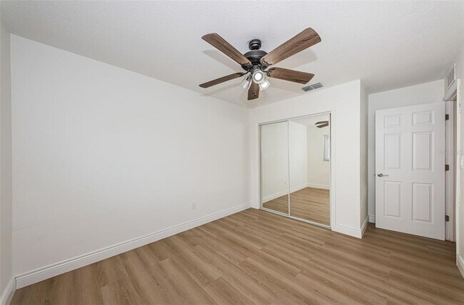 Building Photo - 427 92nd Ave N