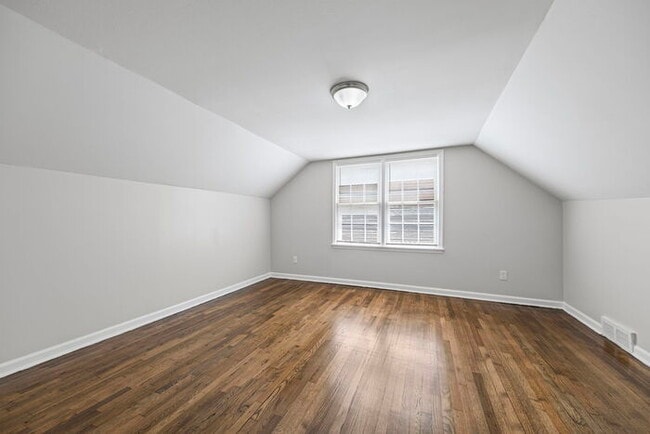 Building Photo - Gorgeous home in Whitehaven/ Section 8 Wel...