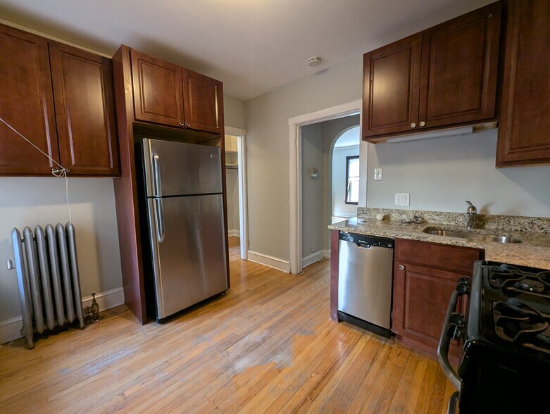 Building Photo - 4912 N Hoyne Ave