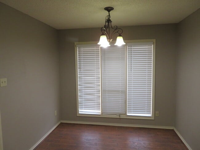Building Photo - Nice Modern Home Located In Whisper Wood Near Tech. Includes access to pool & tennis court.
