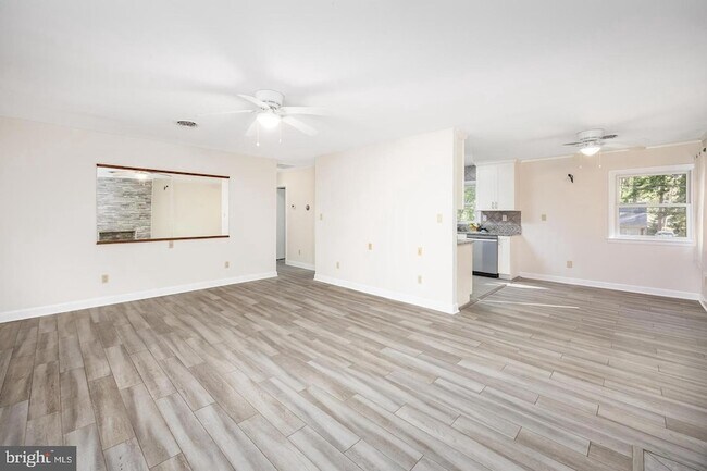 Building Photo - 731 Richwil Dr