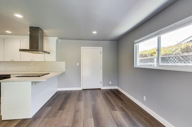 Building Photo - 4401 Castanos St