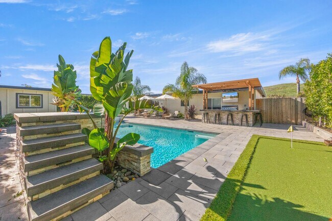 Building Photo - 1558 Wakefield Ave