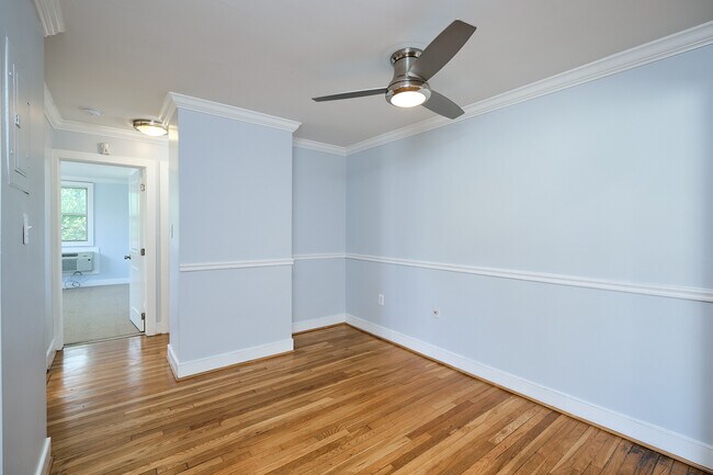 Building Photo - 2832 Hartford St SE