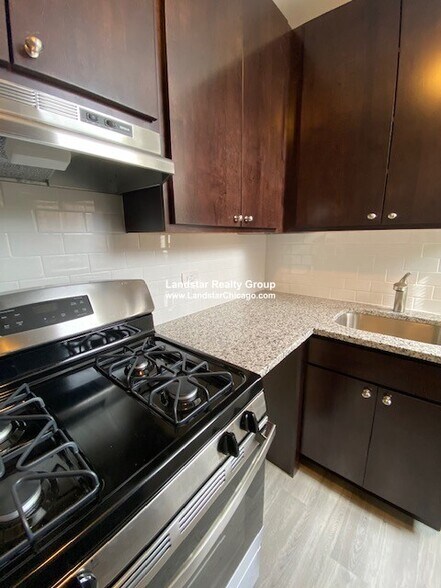 Building Photo - 1608 W Olive Ave