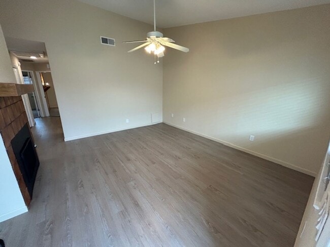 Building Photo - Beautiful Newly Remodeled 2 Bedroom 2 Bathroom Condo in SE Visalia!