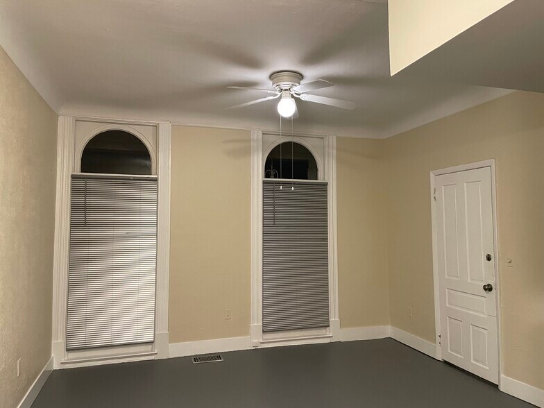 Building Photo - 5920 Kellogg Ave