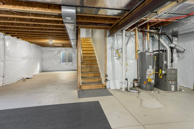 Building Photo - Evolve Real Estate: 4 Bedroom + Loft + Stu...