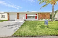 Building Photo - 6707 NW 70th St