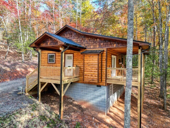 Building Photo - 60 Deer Vly Ln